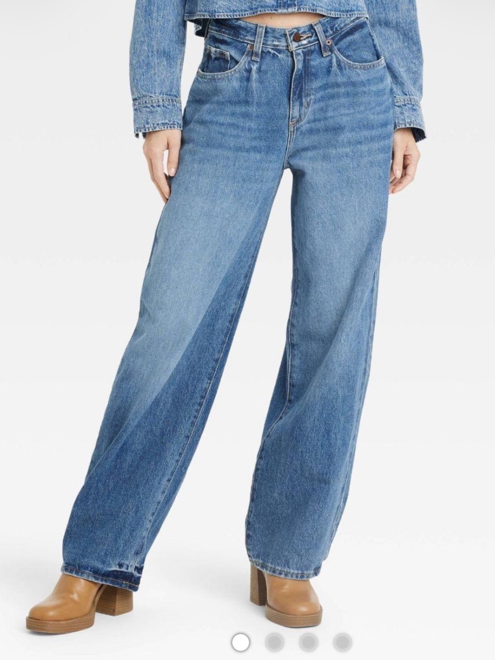 Universal thread 90s baggy mid rise, relaxed hip and thigh, baggy jeans